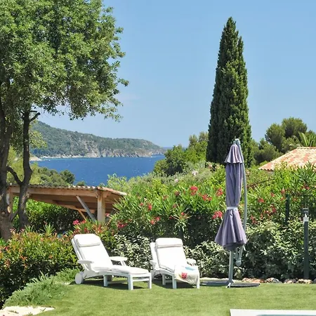 Cavaliere Sleeps 8 Pool Air Con Wifi Villa