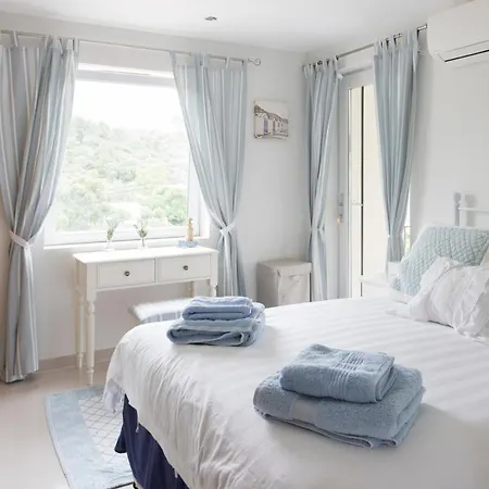 Villa Cavaliere Sleeps 8 Pool Air Con Wifi